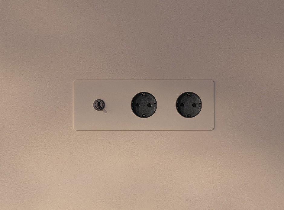 Paintable – black inserts